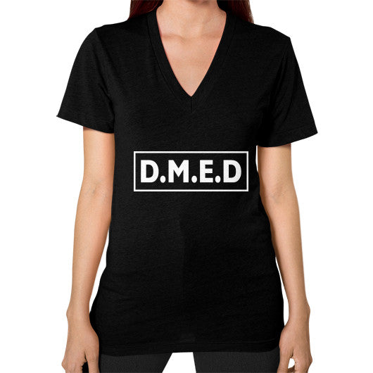 V-Neck (on woman) Black Ar Designed!